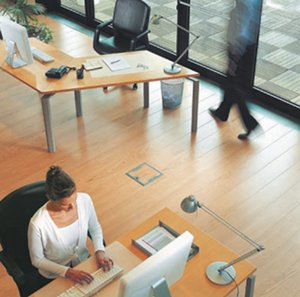 Exemplo de aplicação da caixa de chão de visita da Legrand